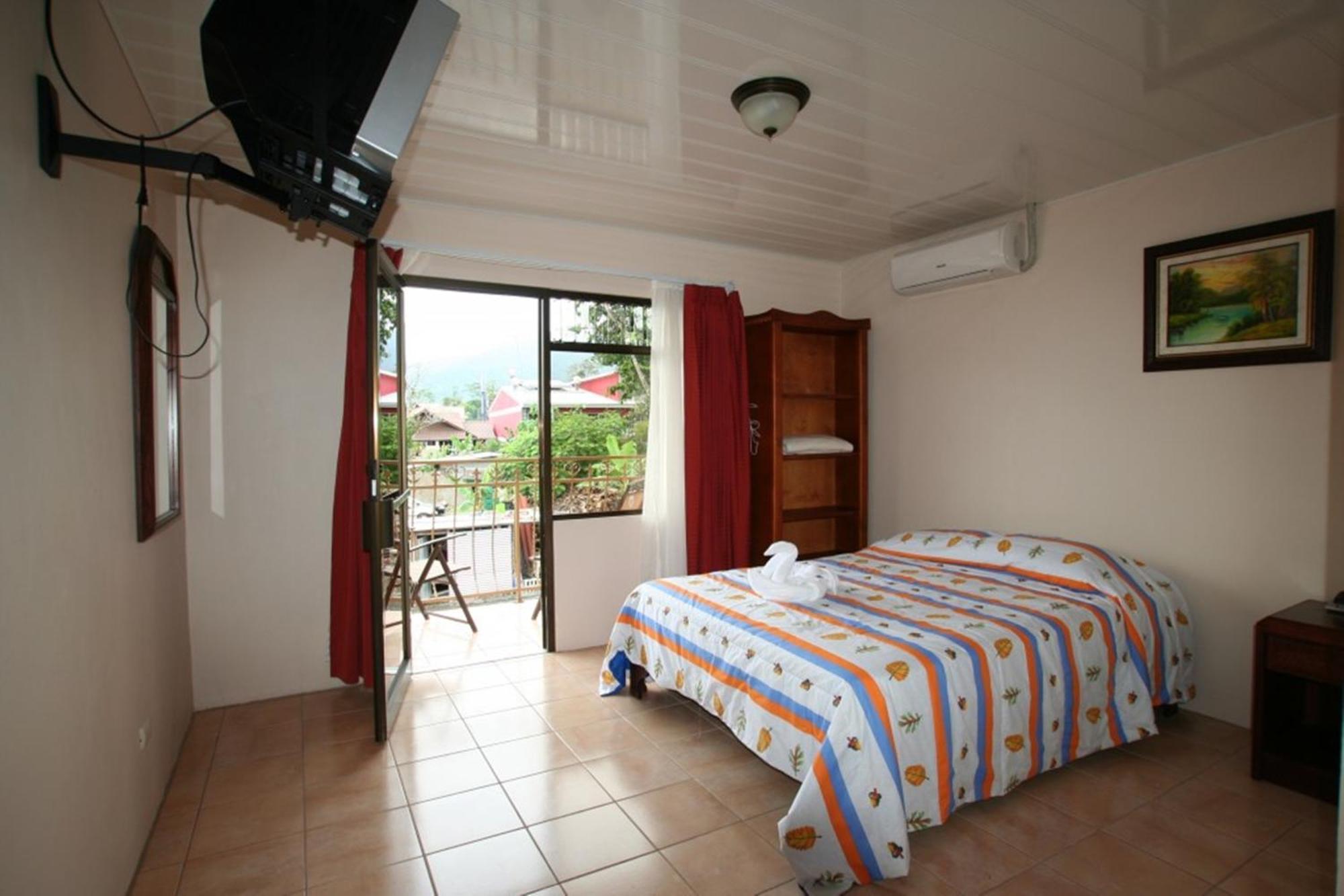 Hotel La Choza Inn La Fortuna Buitenkant foto