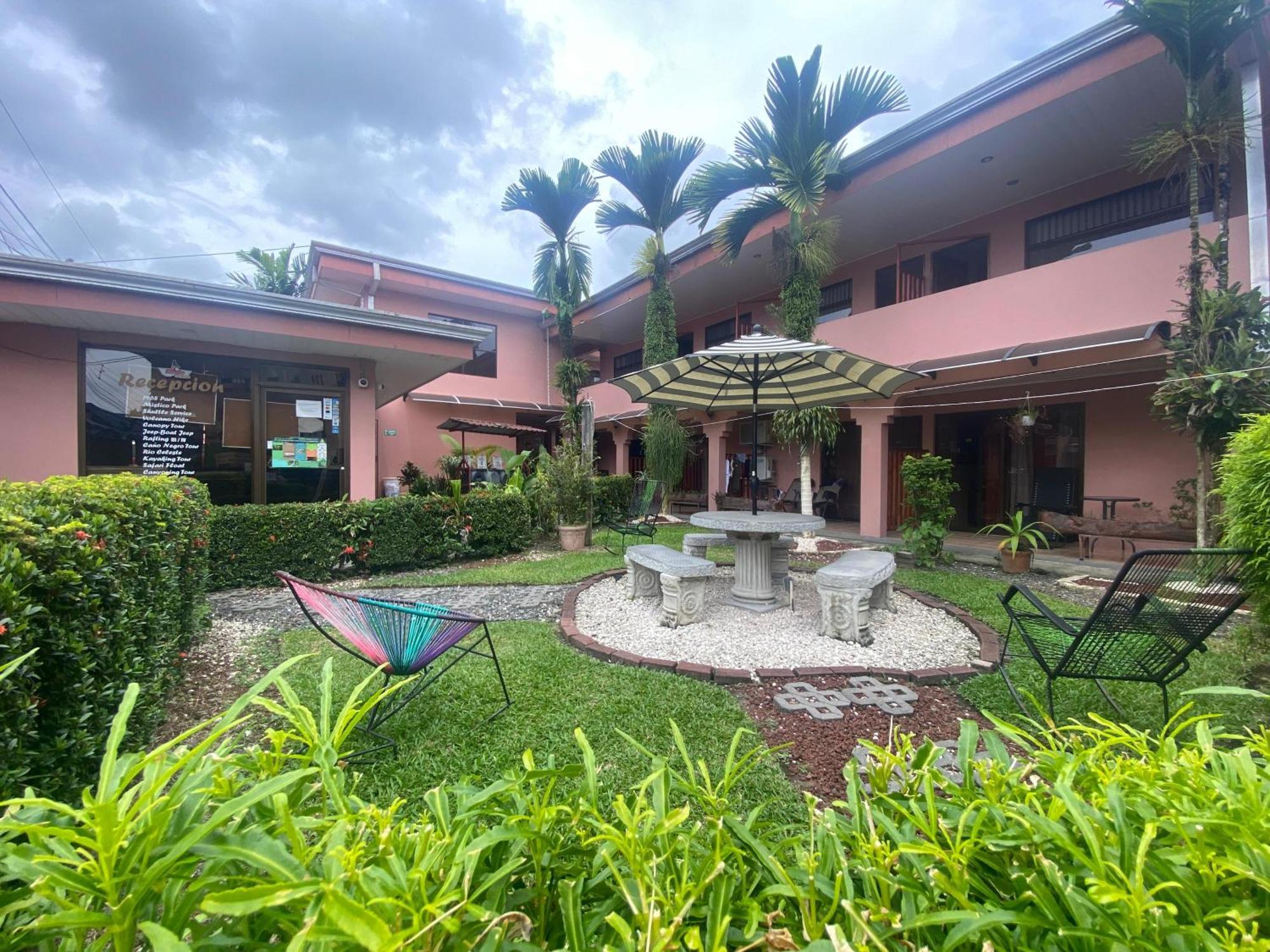 Hotel La Choza Inn La Fortuna Buitenkant foto
