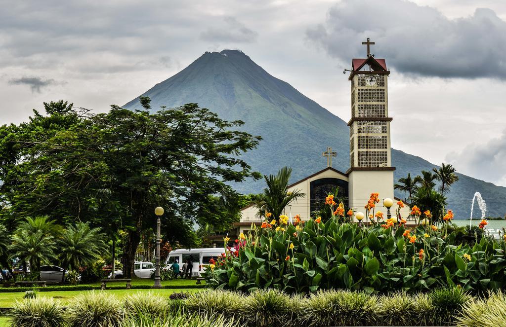 Hotel La Choza Inn La Fortuna Buitenkant foto