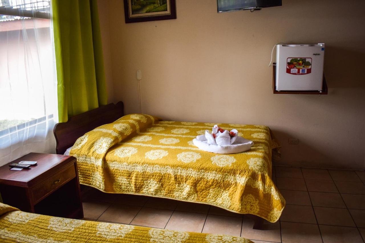 Hotel La Choza Inn La Fortuna Buitenkant foto