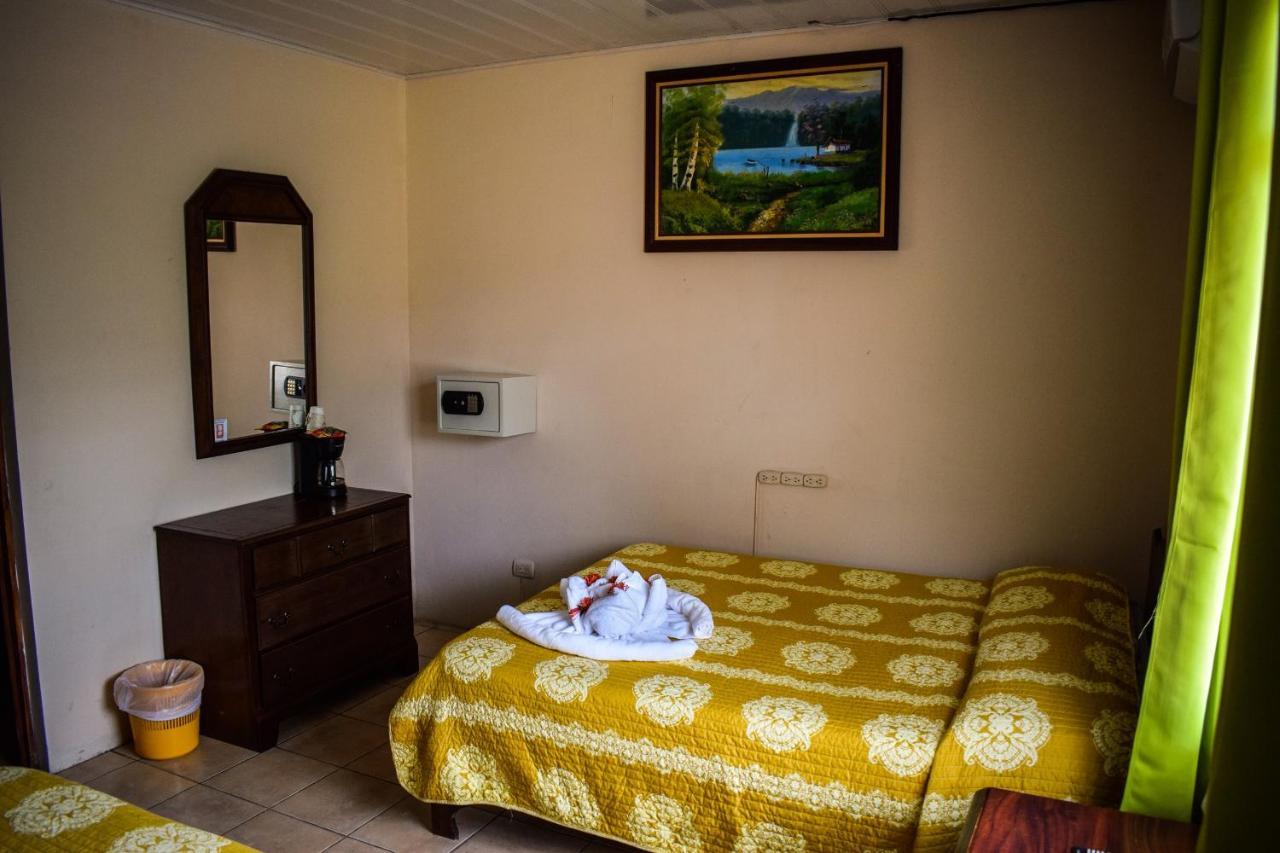 Hotel La Choza Inn La Fortuna Buitenkant foto